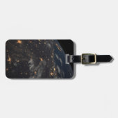 地球の惑星の上の夜の都市灯 ラゲッジタグ (正面横)
