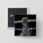 地球の手足がソユーズ宇宙船と交差する 缶バッジ (正面&裏面)