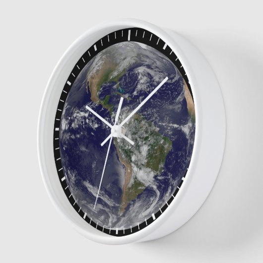 地球の日のアメリカ。 壁時計 (傾斜)