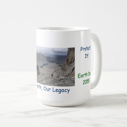 地球の日20xxマグ孤独なハイカー コーヒーマグカップ (正面右)