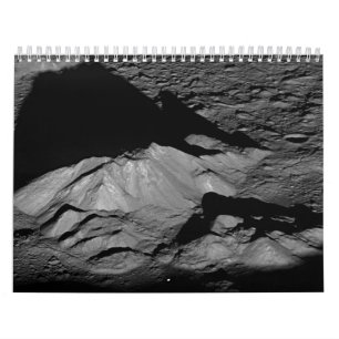 地球の月のTychoの噴火口の本部のピーク カレンダー