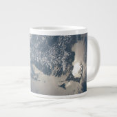 地球の水に輝く。 ジャンボコーヒーマグカップ (正面右)