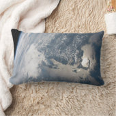 地球の水に輝く。 ランバークッション (ブランケット)