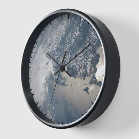 地球の水に輝く。 壁時計 (傾斜)