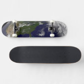 地球の熱帯嵐。 スケートボード (横)