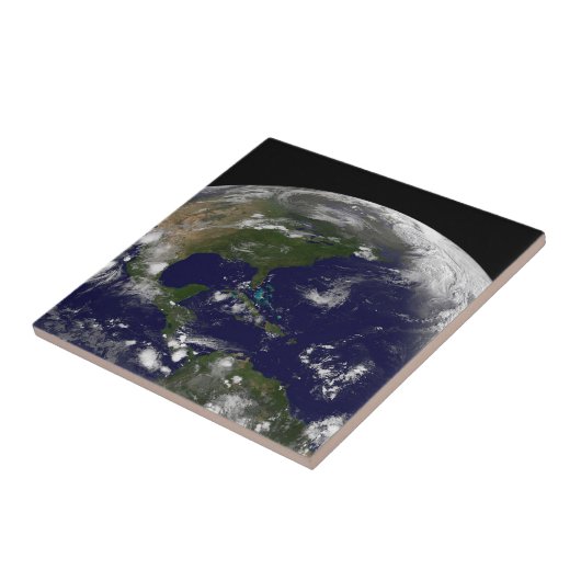 地球の熱帯嵐。 タイル (側面)