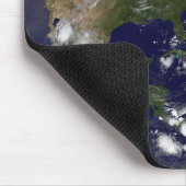 地球の熱帯嵐。 マウスパッド (コーナー)