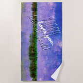 地球の私たちの家の青い夏の空と水 ビーチタオル (正面)