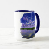 地球の私たちの家の青い夏の空と水 マグカップ (正面右)