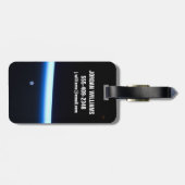 地球の薄い大気の線とギビングの月 ラゲッジタグ (裏面横)