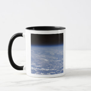 地球のatmospheの斜めの地平線の概観 マグカップ