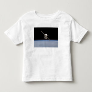 地球のhorizの上のSoyuz TMA-11の宇宙船 トドラーTシャツ