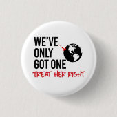 地球は得一つ 缶バッジ (正面)