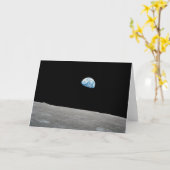 地球は月面地平線の上に上昇する。 カード (黄色い花)