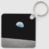 地球は月面地平線の上に上昇する。 キーホルダー (裏面)