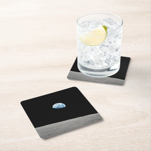 地球は月面地平線の上に上昇する。 スクエアペーパーコースター (インサイチュ)