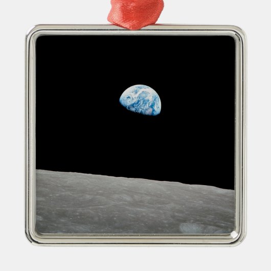 地球は月面地平線の上に上昇する。 メタルオーナメント (正面)