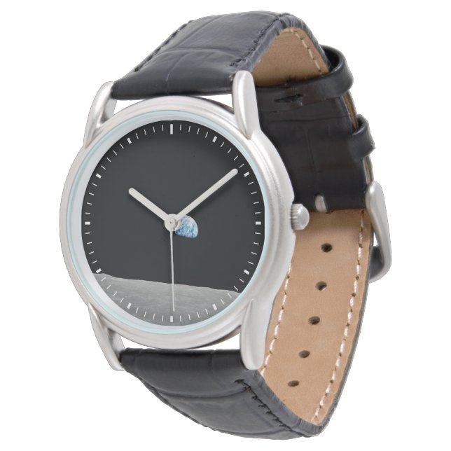 地球は月面地平線の上に上昇する。 腕時計 (アングル)