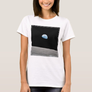 地球は月面地平線の上に上昇する。 Tシャツ