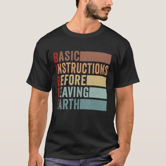 地球を去る前の基本的な指示 聖書のクリスチャン Tシャツ (正面)