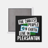 地球クールの人々はプレザントンに住んでいる マグネット (正面/裏面)