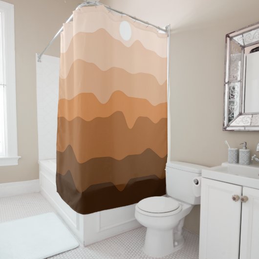 地球トーンのミニマルな砂漠の風景と太陽 シャワーカーテン (インサイチュ)