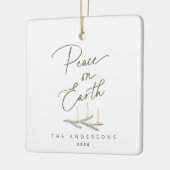 地球パーソナライズされた聖降誕祭の平和 セラミックオーナメント (左)