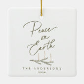 地球パーソナライズされた聖降誕祭の平和 セラミックオーナメント (裏面)