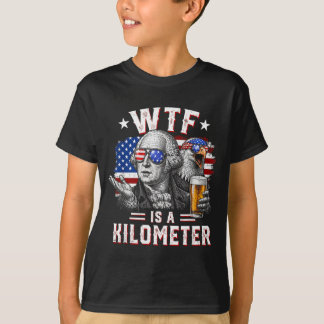 地球上でキロメートルって何?冗談みたいなアメリカ独立記念日 Tシャツ