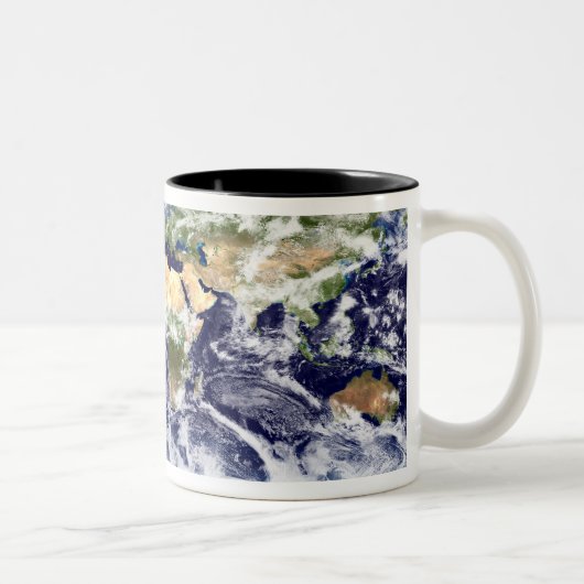 地球全体の真のカラー画像 ツートーンマグカップ (右)