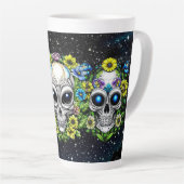 地球外のエイリアンスカルと花 カフェラテマグ (右アングル)