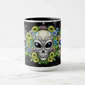 地球外のエイリアンスカルと花 マグカップ (中央)