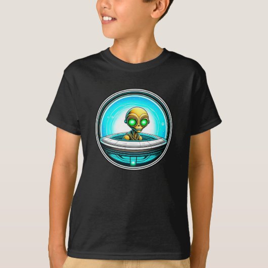 地球外エイリアン飛んでいるa UFO Tシャツ (正面)