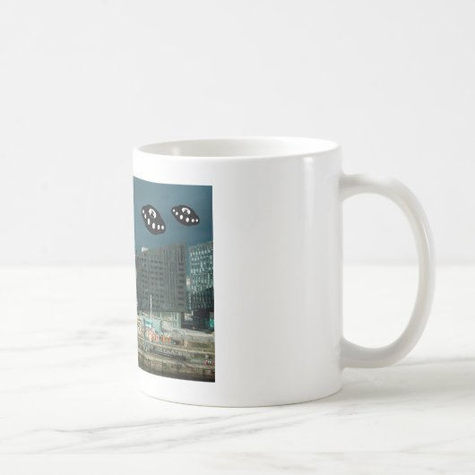 地球外生命体と一緒にリバプールへ コーヒーマグカップ (右)