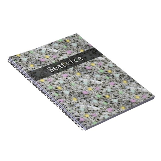 地質学の石の質のパステルは名前に点を打ちます ノートブック (右側)