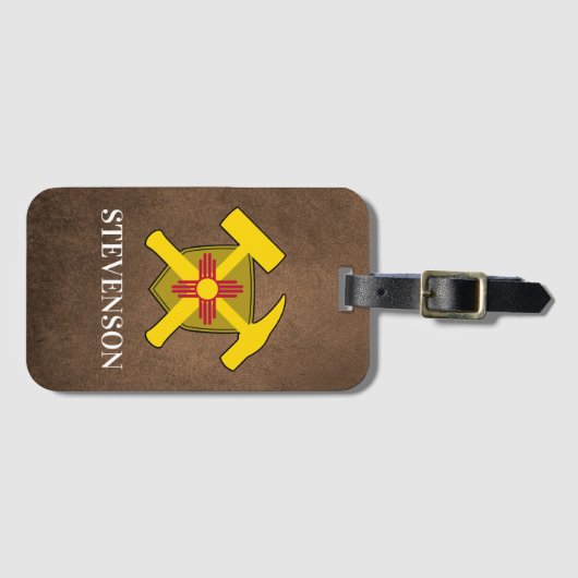 地質学者のロックハンマーとニューメキシコ国旗のロゴ ラゲッジタグ (正面横)