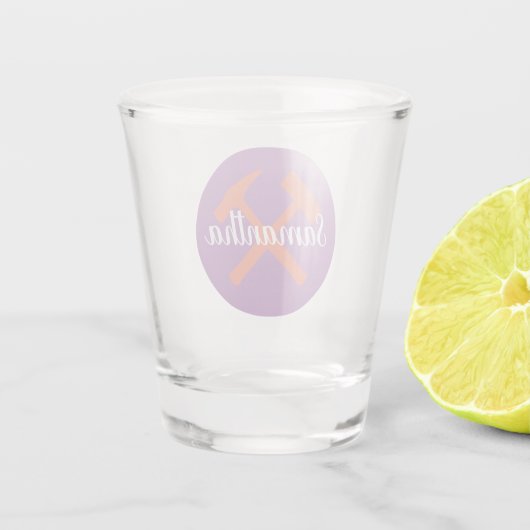 地質学者のロックハンマーと名パーソナライズされた前 ショットグラス (裏面)