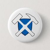 地質学者のロックハンマーシールド – スコットランド国旗 缶バッジ (正面)