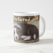 垂直なTuckeredは襲います ジャンボコーヒーマグカップ (正面右)