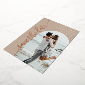 垂直アーチ写真のTaupe日付を保存 箔招待状 (回転した状態)