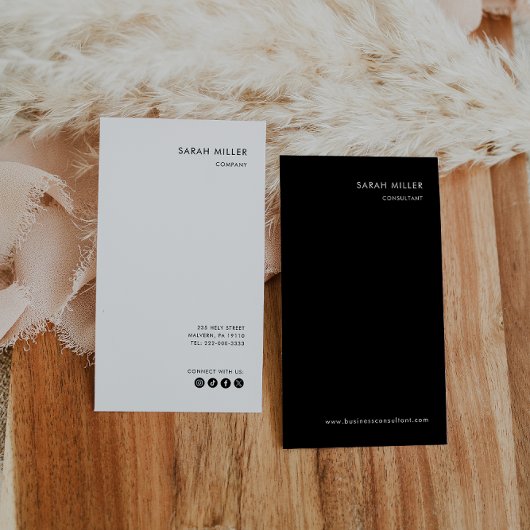 垂直コンサルタントのミニマルフォーマル白黒 名刺