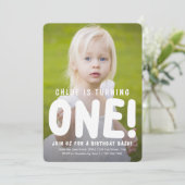 垂直フルフォト最初の誕生日招待状 招待状 (スタンド正面)