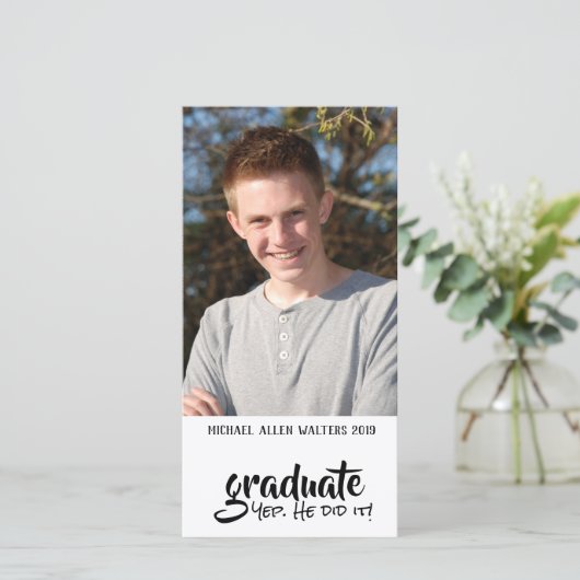 垂直写真のユーモアのある卒業 案内状 (スタンド正面)