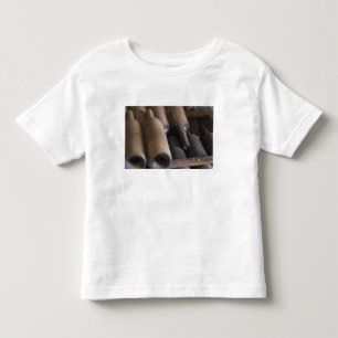 埃っぽい瓶の詳細 ウッドラテの上 トドラーTシャツ