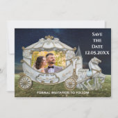 城に到着 – 日付写真を保存 招待状 (正面)