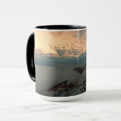 城の丘の灯台の日没 マグカップ (正面左)