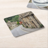 城のCombeのコースターの蜂蜜の色のコテッジ スクエアペーパーコースター (アングル)