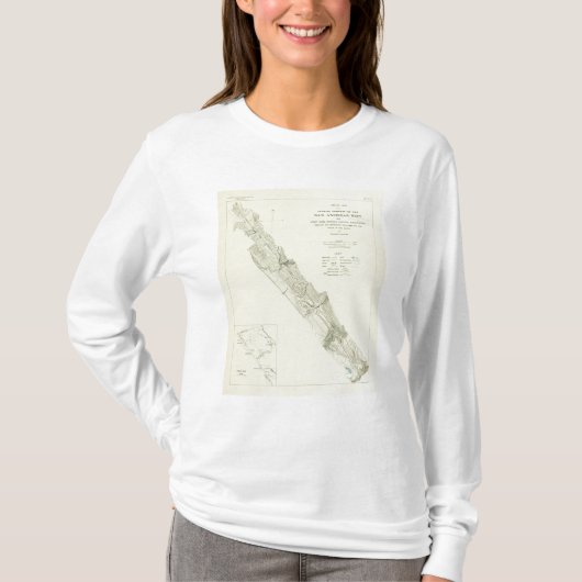 城砦ロスの近くのサンアンドレアスの切れ間 Tシャツ (正面)