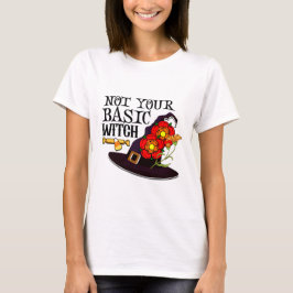 基本の魔女ではない Tシャツ