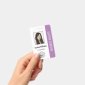基本的な企業ロゴ写真 紫の従業員ID バッジ (手持ち)